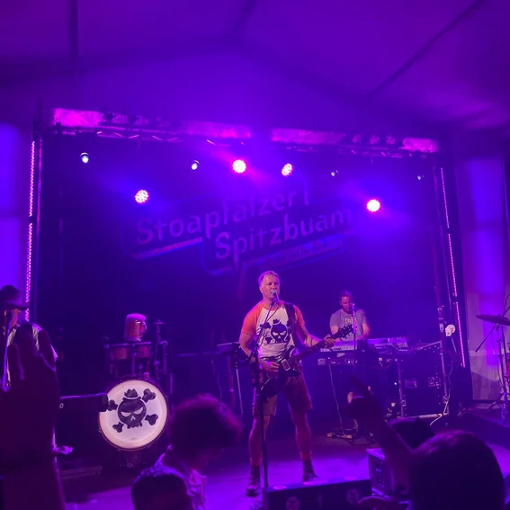 Band in Aktion.jpg