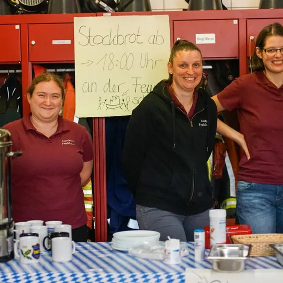 Festdamen.jpg