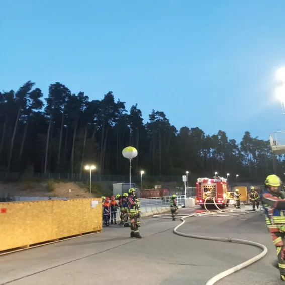 11 Einsatzstellenbeleuchtung steht.jpeg
