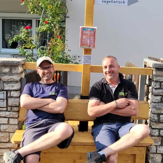 Die zwei Wegweiser.jpg