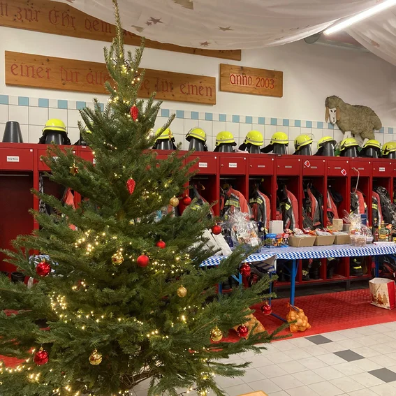 Vorbereitung für die Weihnachtsfeier.jpg